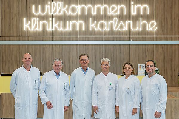 Das Bild zeigt ein Gruppenfoto der leitenden Ärzte des Gefäßzentrums Karlsruhe GZK