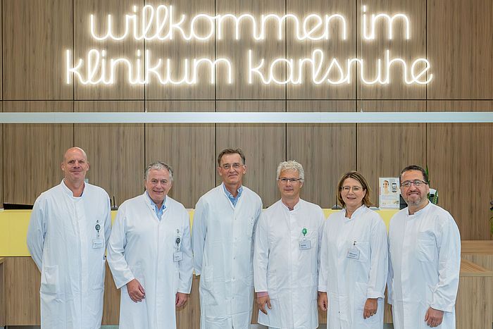 Das Bild zeigt die Expertinnen und Experten des Gefäßzentrums Karlsruhe.