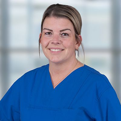 Portrait Anne Semt Das Bild zeigt ein Portrait von Anne Semt